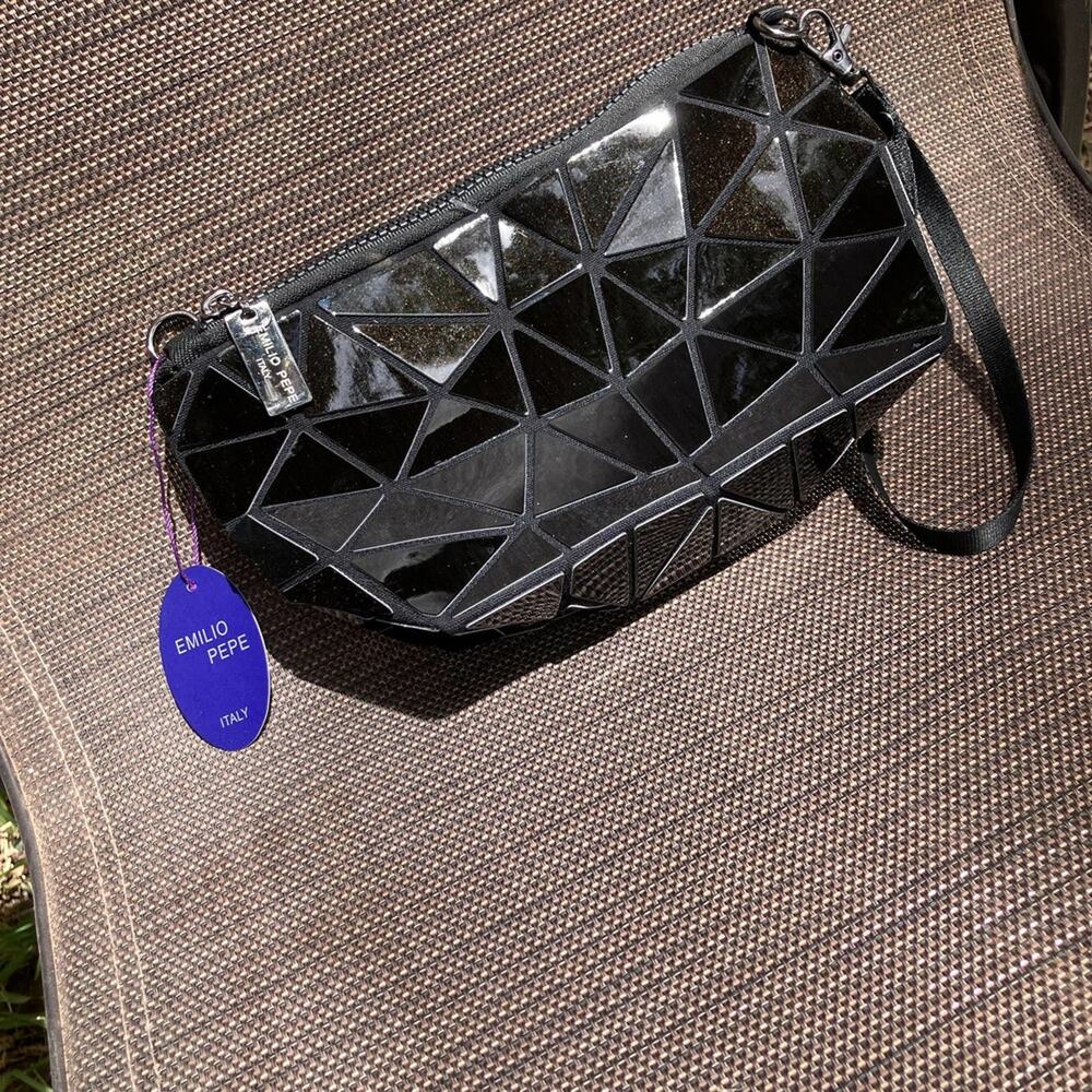 Emilio Pepe Italy Triangle Shape Blocks Wristlet/Crossbody Chain link NWT - Picture 2 of 6